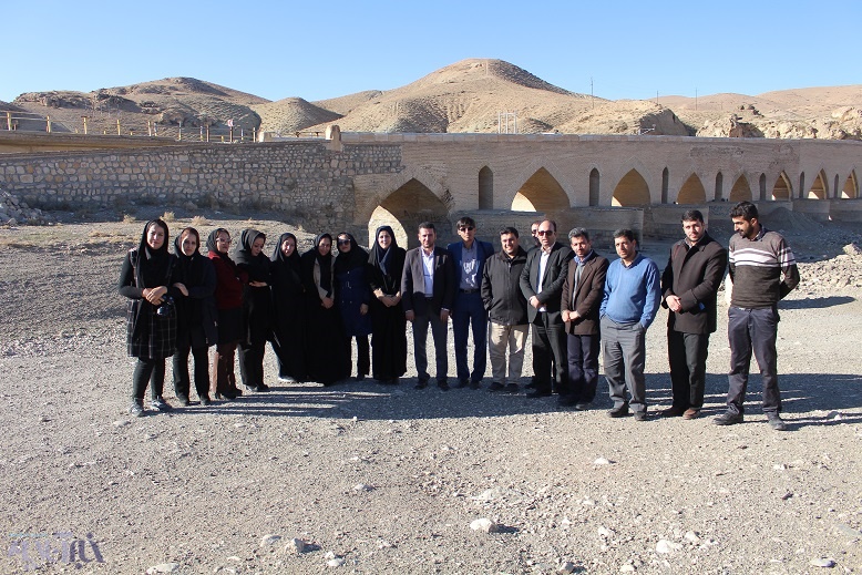  بازدید خبرنگاران از طرح های محرومیت زدایی سپاه کردستان در بیجار