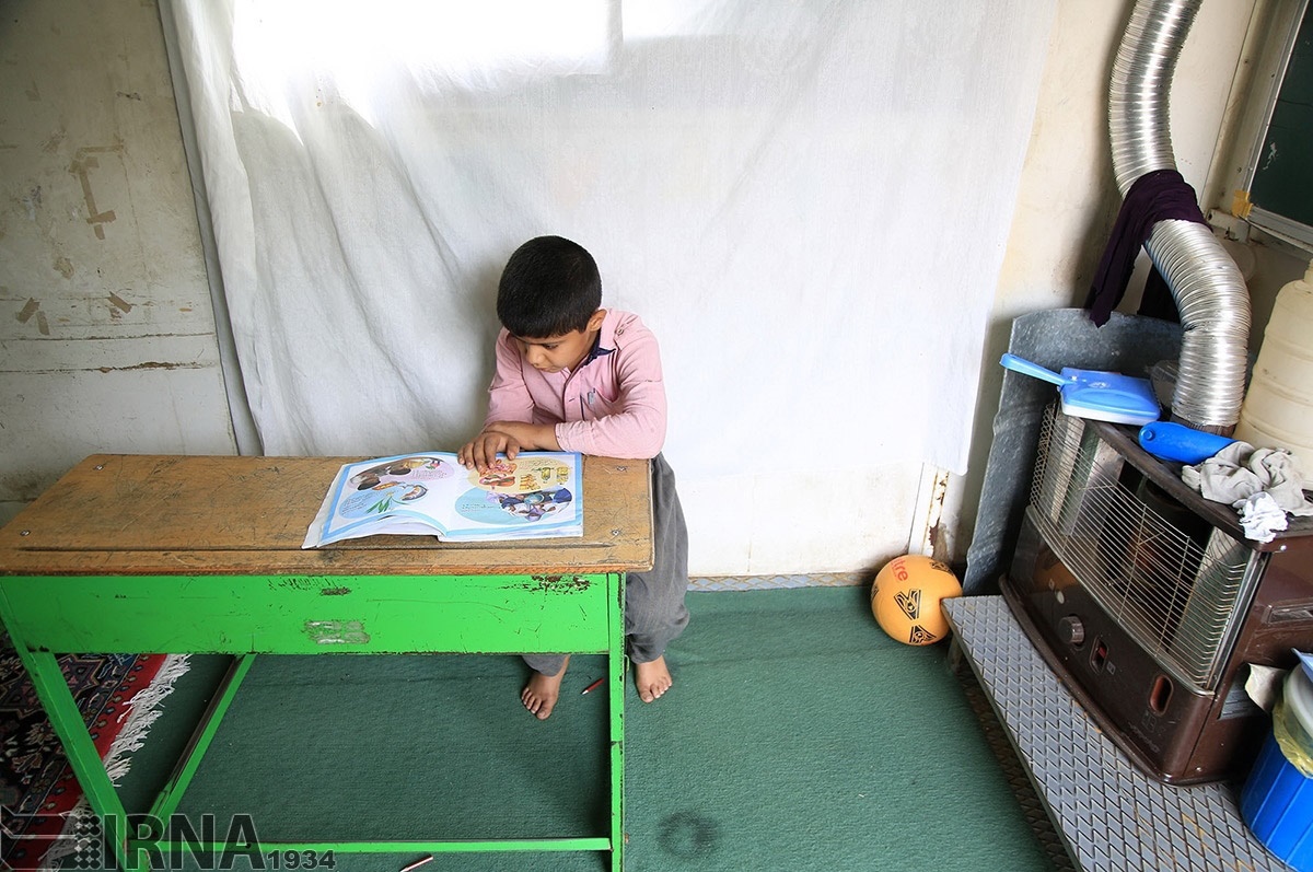 تصاویر | دشواری‌های تحصیل در مدارس کوخ‌نشین بانه