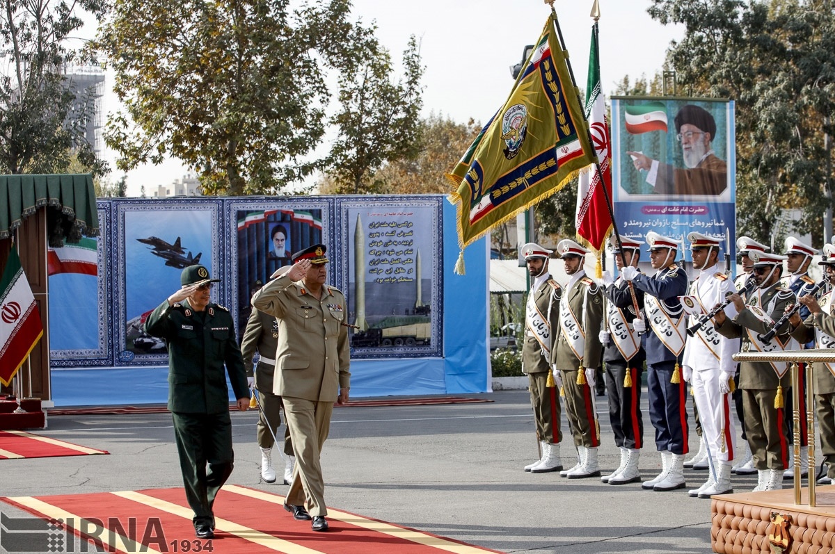 تصاویر | استقبال رسمی از فرمانده ارتش پاکستان در تهران