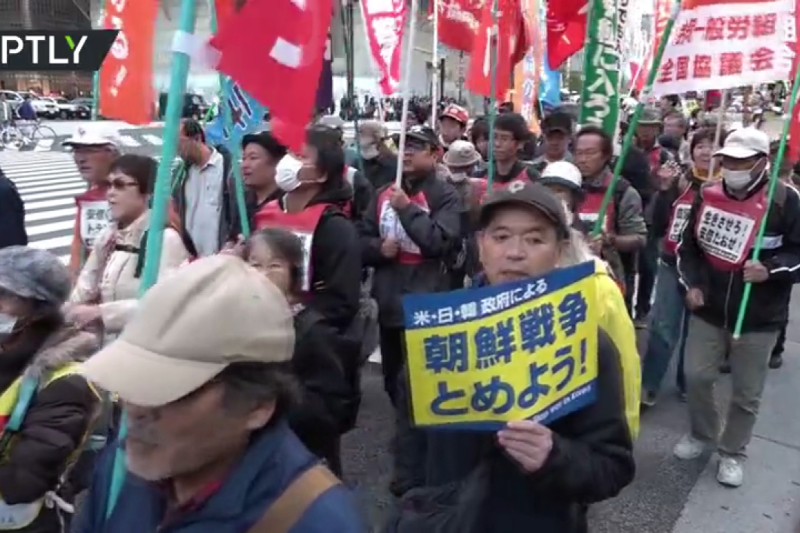 فیلم | اعتراض مردم ژاپن به ملاقات ترامپ و نخست‌وزیر کشورشان