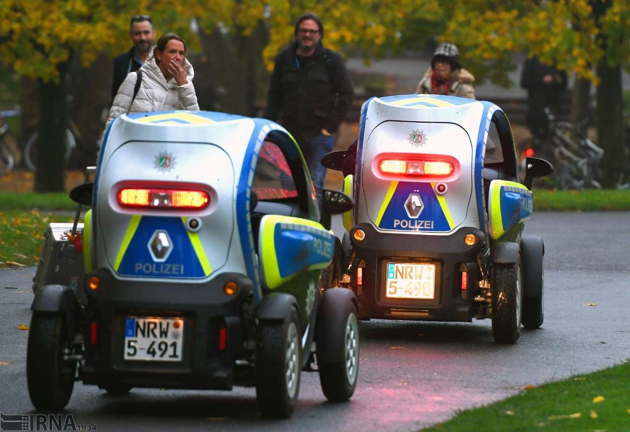 عکس | خودروهای الکتریکی پلیس آلمان 