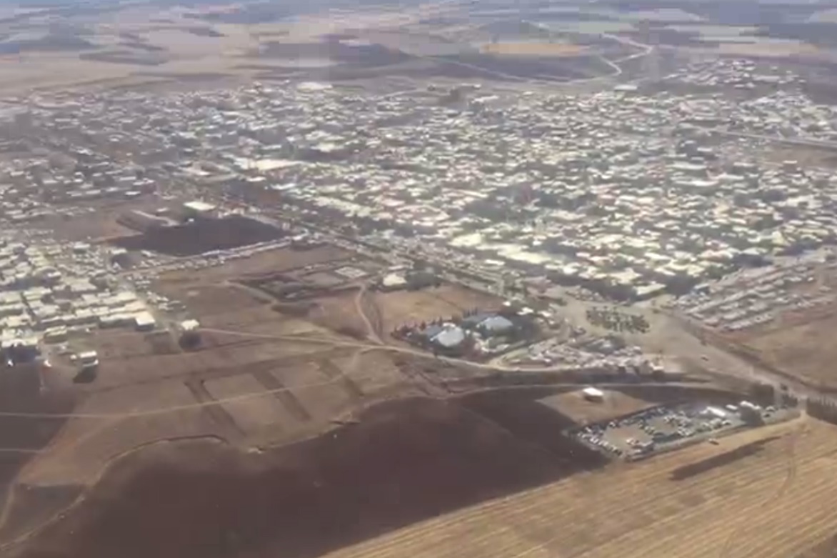 فیلم | تصاویر هوایی از وضعیت سکونت زلزله‌زدگان در ثلاث باباجانی