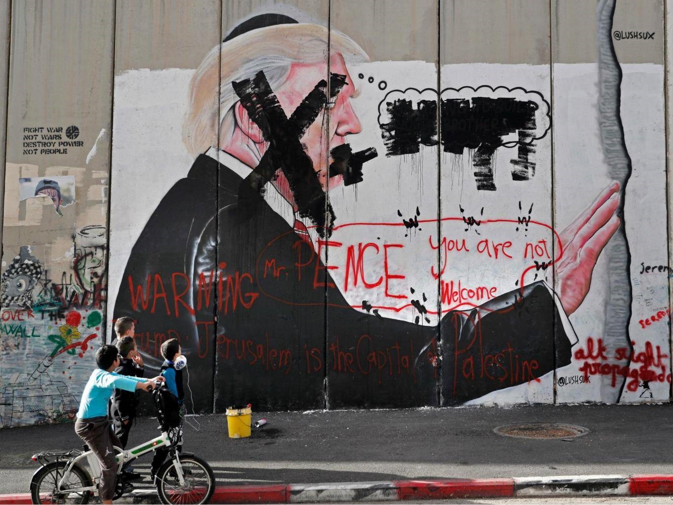 تصاویر | چهره خط‌خطی ترامپ بر دیوار حائل بیت‌المقدس و بیت‌اللحم 