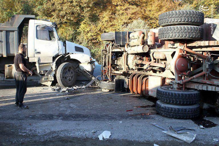 عکس | تصادف زنجیره‌‎ای ۴ کامیون‌ در جاده هراز