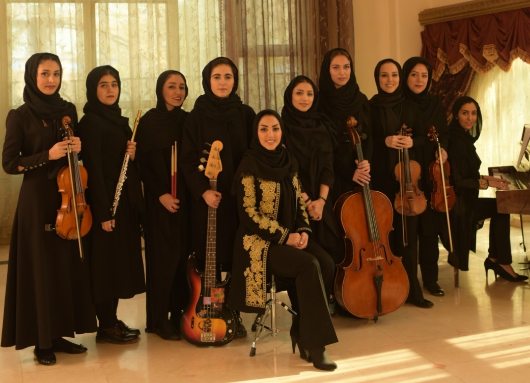 اجرای قطعات نوستالژیک با صدای آریانا