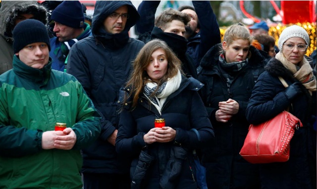 تصاویر | سالگرد حمله تروریستی بازار کریسمس برلین با حضور آنگلا مرکل