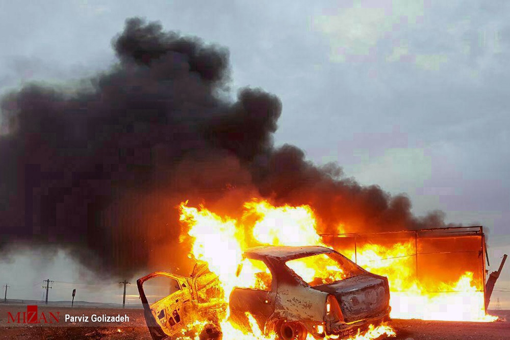 تصاویر | تصادف شدید وانت نیسان با تندر۹۰؛ همه سرنشینان در آتش سوختند