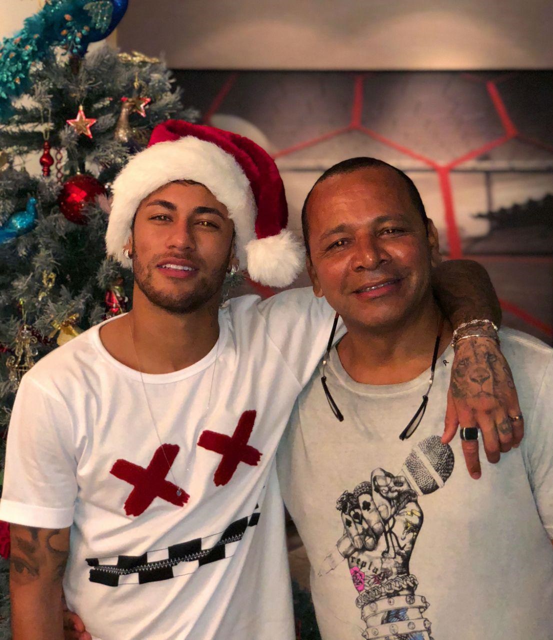عکس | نیمار و پدرش در جشن کریسمس