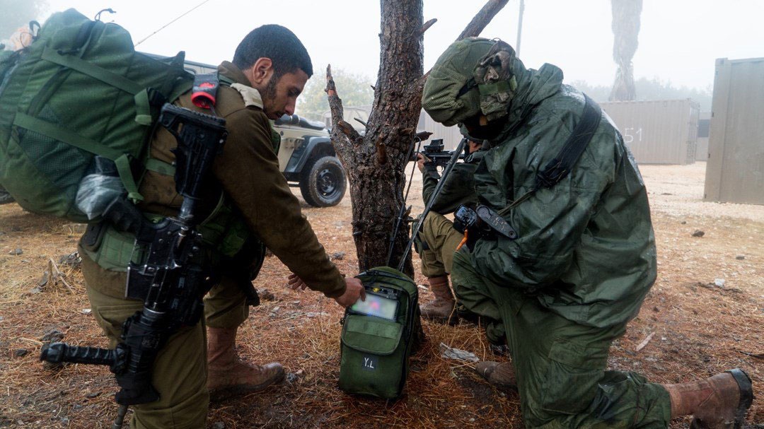 تمسخر گوشی جنگی اسرائیلی‌ها توسط روس‌ها / عکس