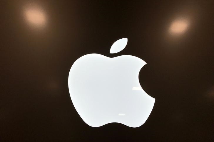 شکایت از اپل در فرانسه به‌دلیل کُند کردن آیفون