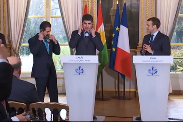 فیلم | مشکل دردسرساز در کنفرانس خبری ماکرون و بارزانی | تلاش رئیس‌جمهور فرانسه برای پیداکردن مترجم!