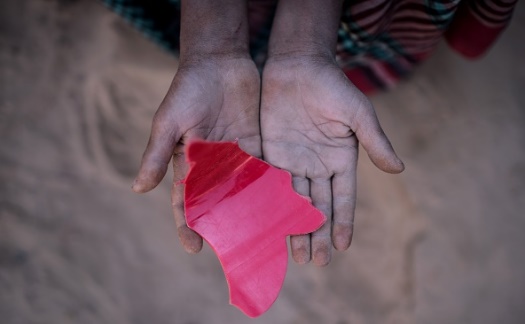 تصاویر | اسباب‌بازی متفاوت کودکان در اردوگاه آوارگان بنگلادش