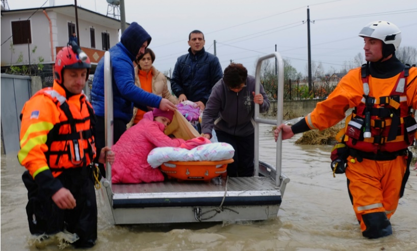 تصاویر | بارش سیل‌آسای باران در آلبانی با یک کشته