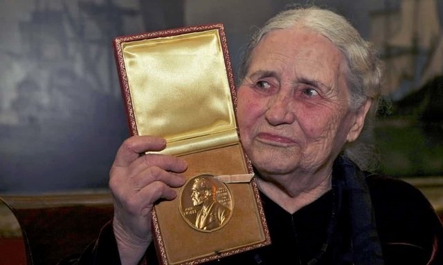  مدال نوبل نویسنده زن انگلیسی به حراج می‌رود