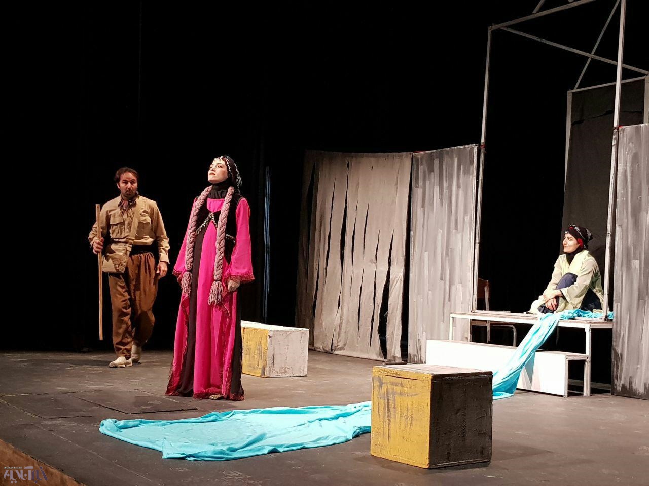 اجرای 6 نمایش در اولین و دومین روز جشنواره تئاتر کُردی سقز