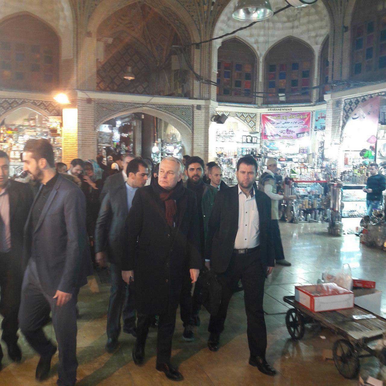 عکس | گشت و گذار وزیرخارجه فرانسه در بازار تهران