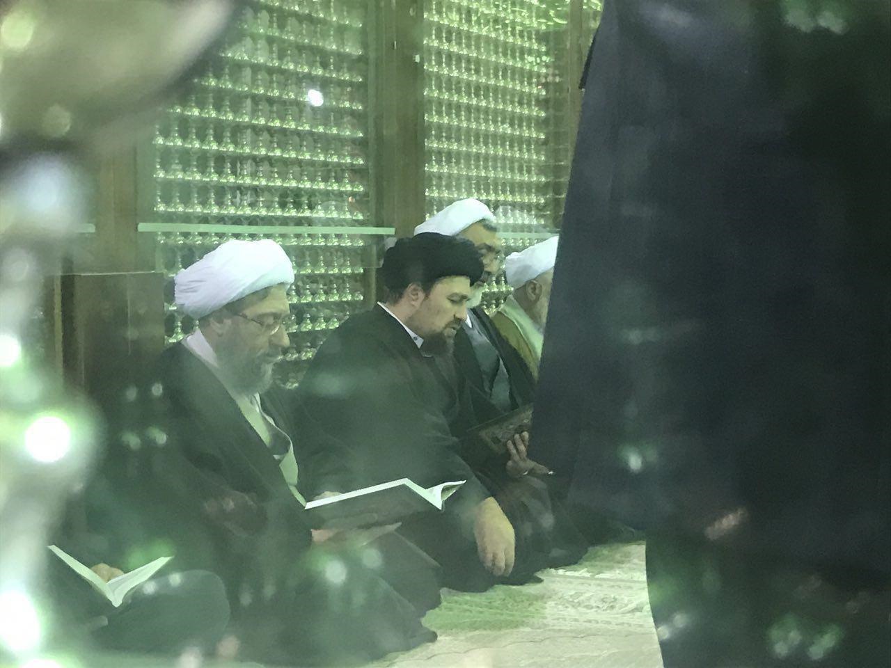 عکس | آملی‌لاریجانی در کنار حسن خمینی در حرم مطهر امام (ره)