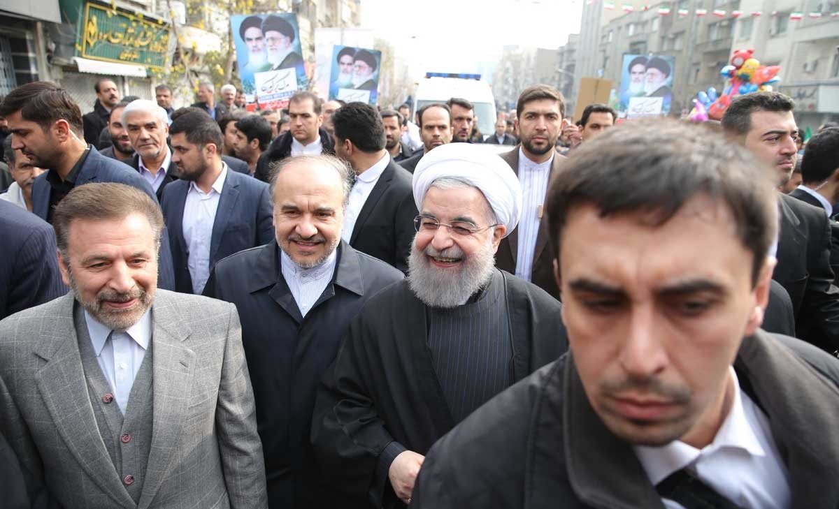 تصاویر | حضور رییس‌جمهور و اعضای دولت در راهپیمایی ۲۲ بهمن