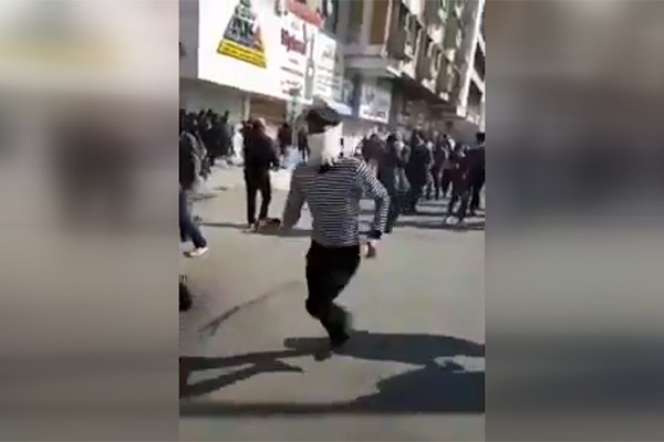 فیلم | درگیری در میدان التحریر بغداد | ۴ کشته و ۳۲۰ نفر زخمی 
