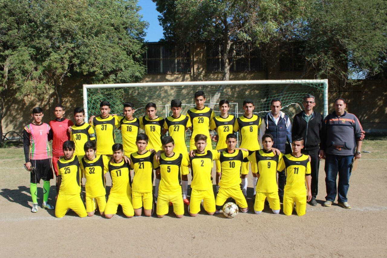 تیم فوتبال لوله سازی به نیمه نهایی لیگ جوانان اهواز رسید