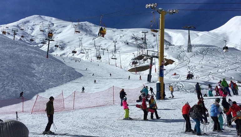 تصاویر | گزارش سی‌ان‌ان از پیست اسکی دربندسر | تصور می‌کنید اینجا اروپا یا آمریکاست 