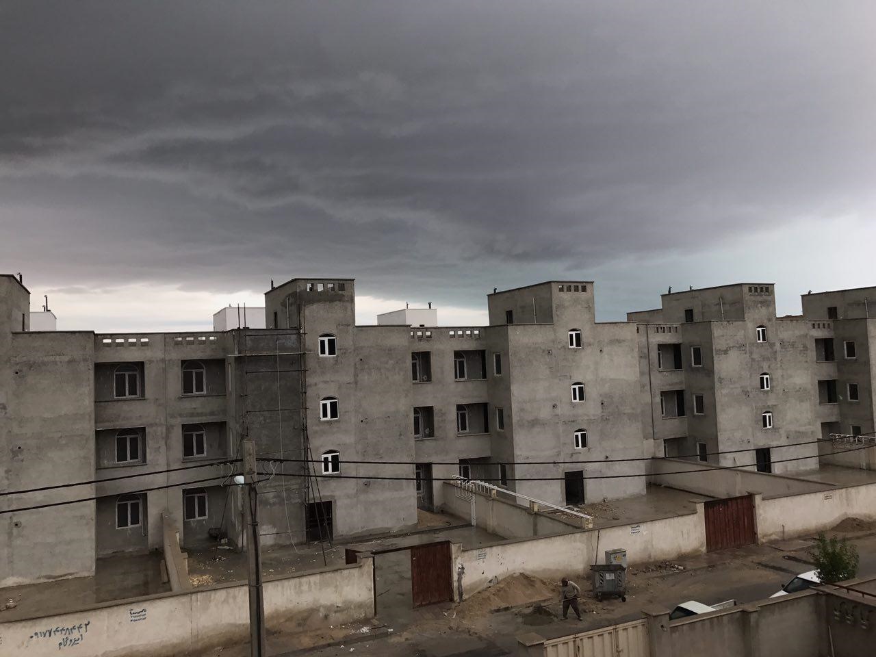 ۱۰ دقیقه بارندگی زندگی شهروندان بوشهری را دچار مشکل کرد