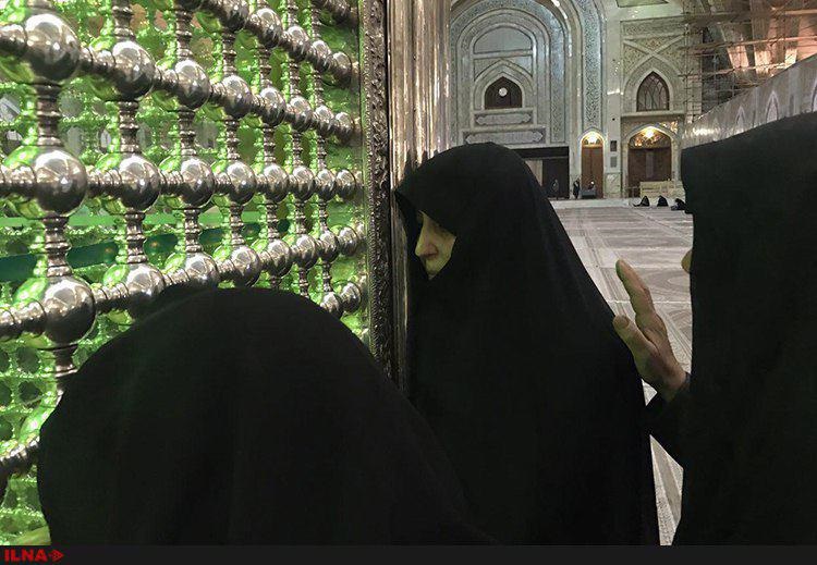 تصاویر | حضور فاطمه هاشمی در حرم امام (ره) در چهلم درگذشت پدر