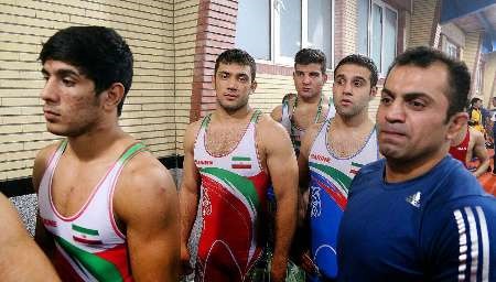 مراسم وزن‌کشی چهل‌وپنجمین دوره رقابت‌های جام‌جهانی کشتی آزاد در کرمانشاه انجام شد