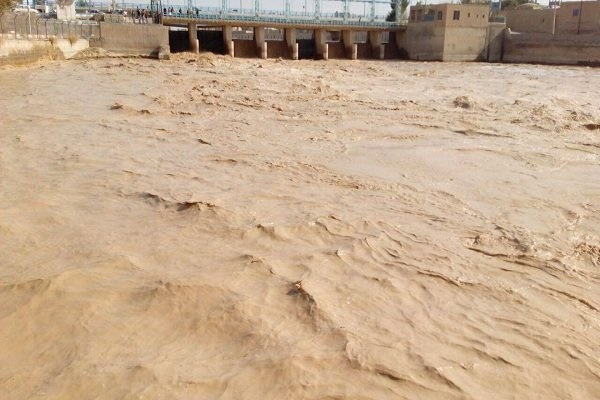 بحران سیل در جهرم؛ شکستن سد محمدآباد/ قطع آب و تخریب ۷۰۰ خانه/ دانشگاه‌ها تعطیل شد