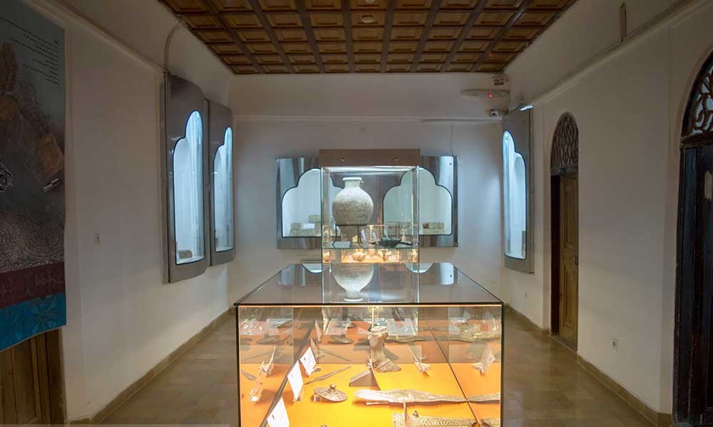 تصاویر | نمایشگاە آثار به جا مانده از تمدن ماناها در سنندج