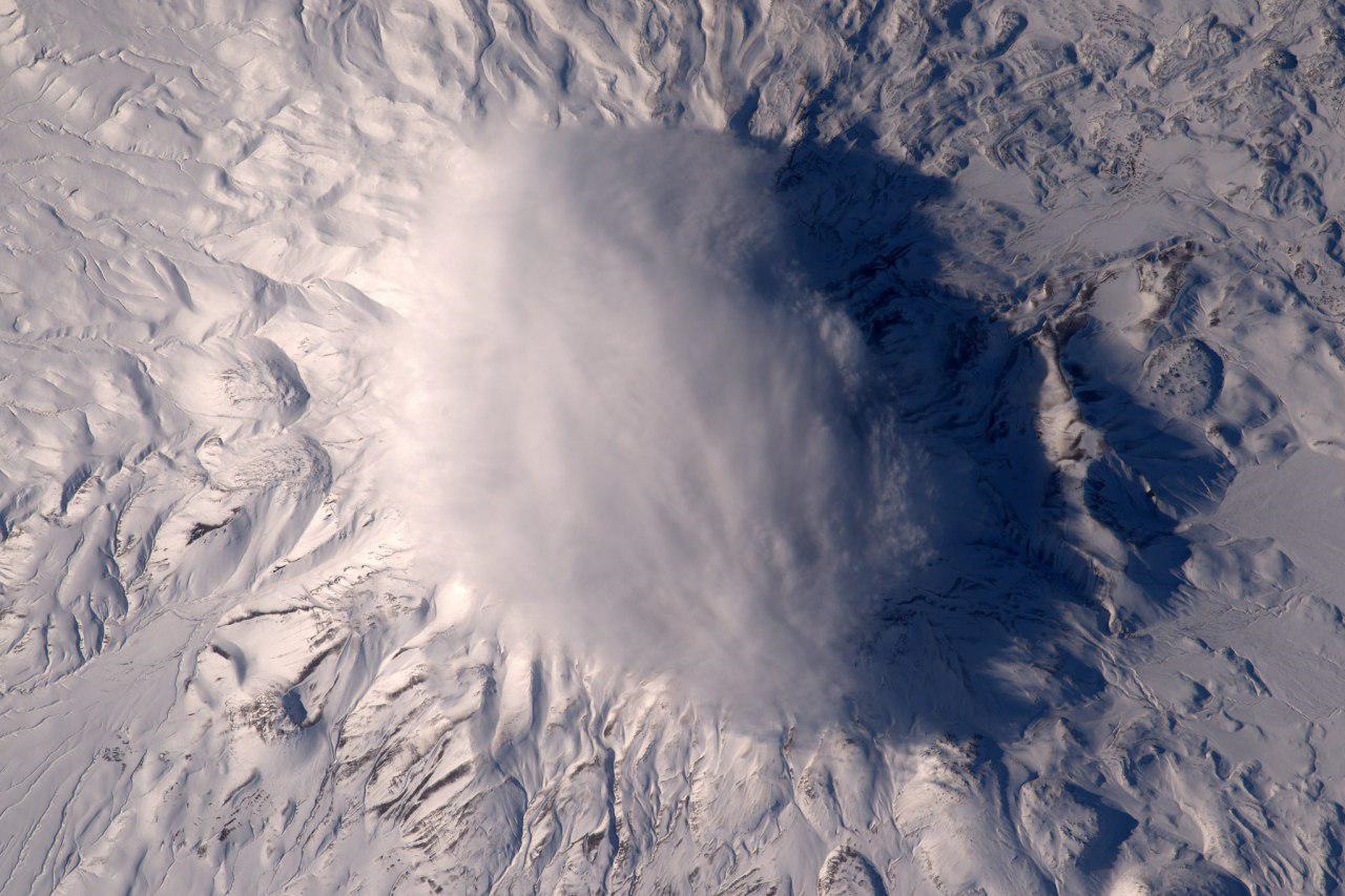 عکسی خارق‌العاده که فضانورد فرانسوی از قله سهند منتشر کرد/ کوهی با کلاه ابری