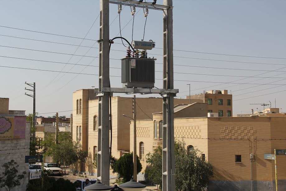 احداث ۱۵۹ ایستگاه هوائی توزیع برق در استان سمنان
