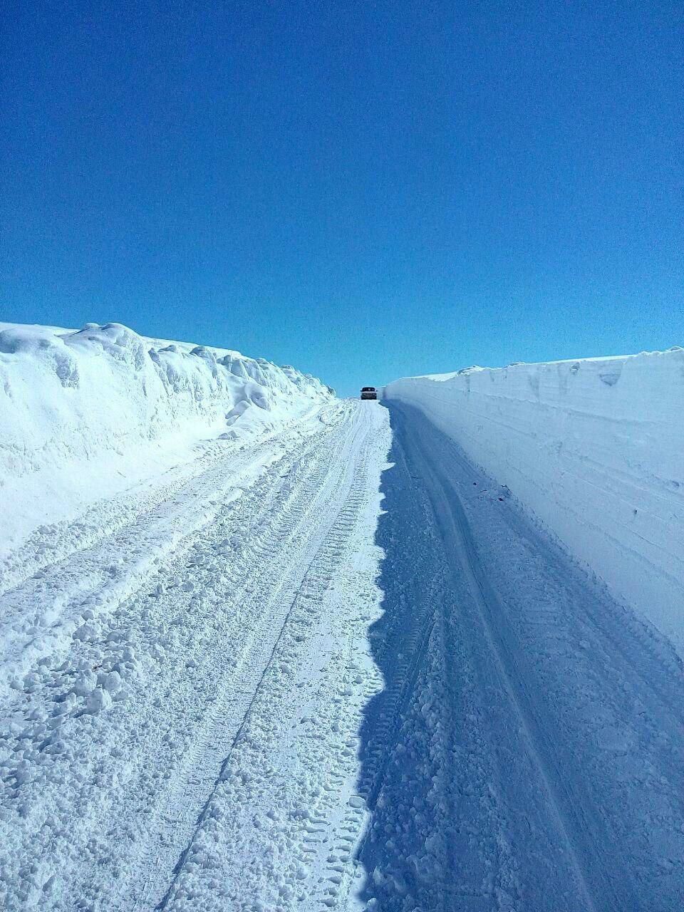 عکس | ارتفاع ۱.۵ متری برف در یکی از روستاهای آذربایجان‌شرقی