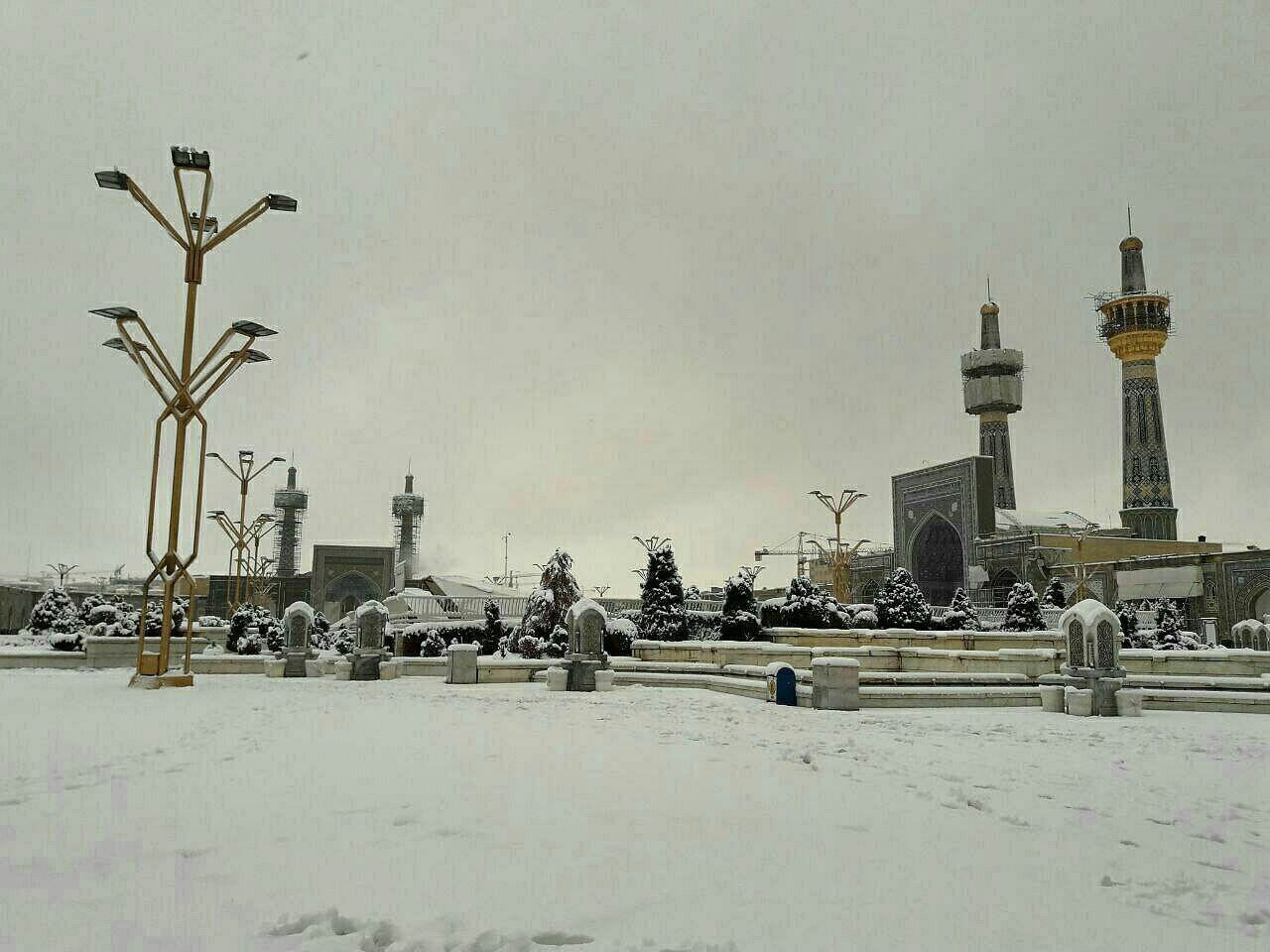 عکس | بارش سنگین برف در مشهد؛ حرم مطهر امام رضا(ع) سفیدپوش شد