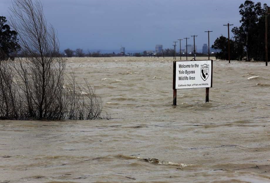 رودخانه‌های آسمانی پشت پرده سیلاب و آسیب سد کالیفرنیا 