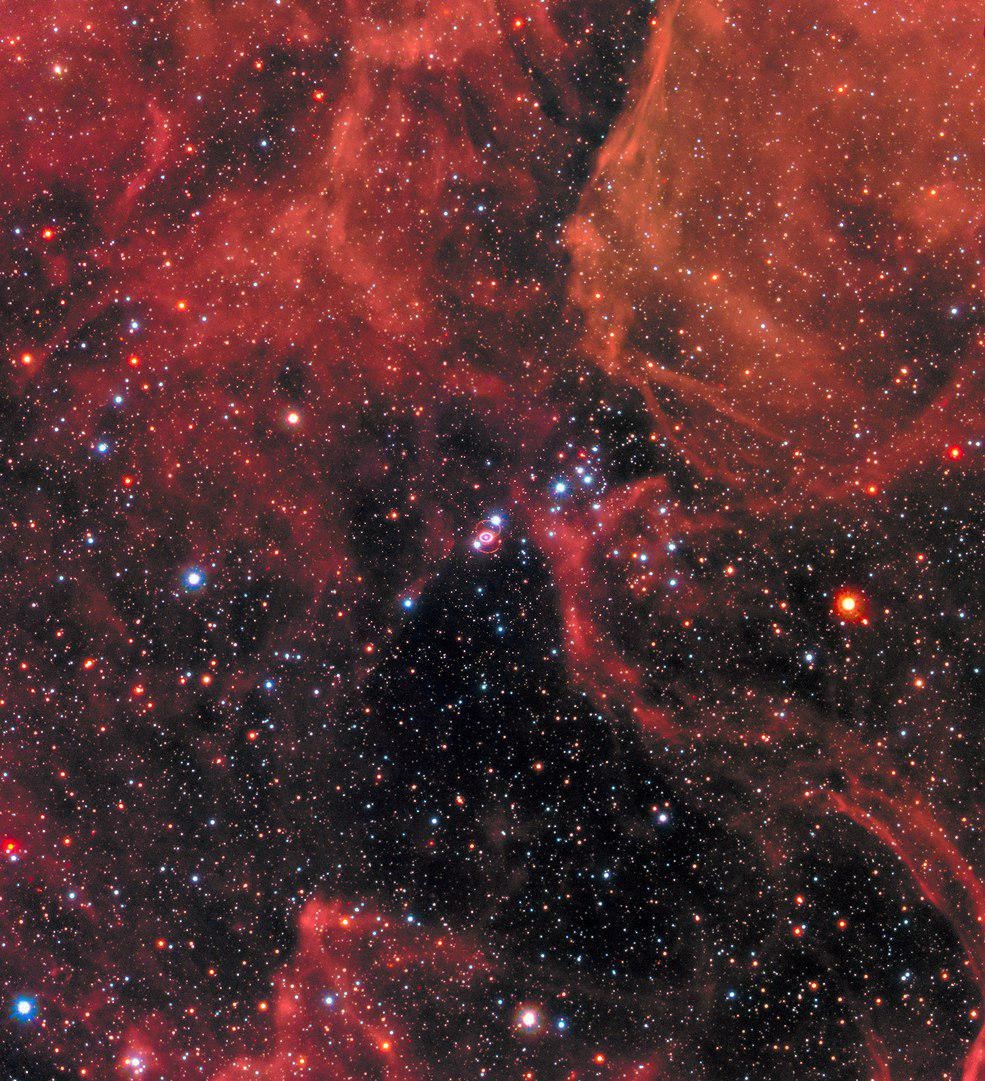 عکس خارق‌العاده هابل از ابرنواختری در فاصله‌ ۱۶۳۰۰۰سال نوری!