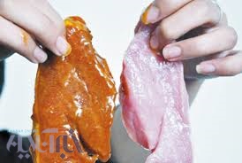 فیلم | قالب کردن گوشت مرغ رنگ‌شده به جای گوشت قرمز گاو و گوسفند