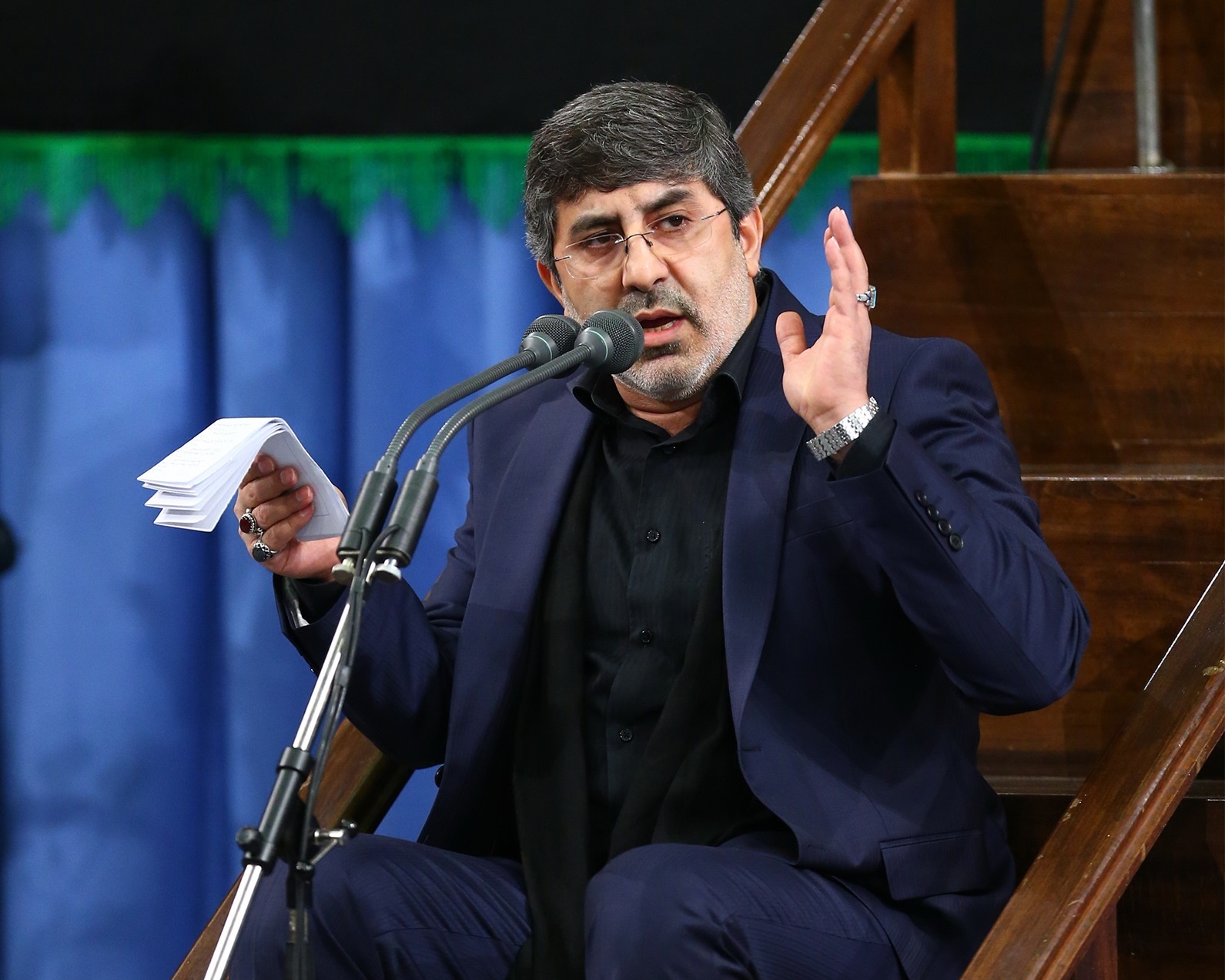 فیلم | نوحه خوانی محمد طاهری در دومین شب فاطمیه در محضر رهبر انقلاب