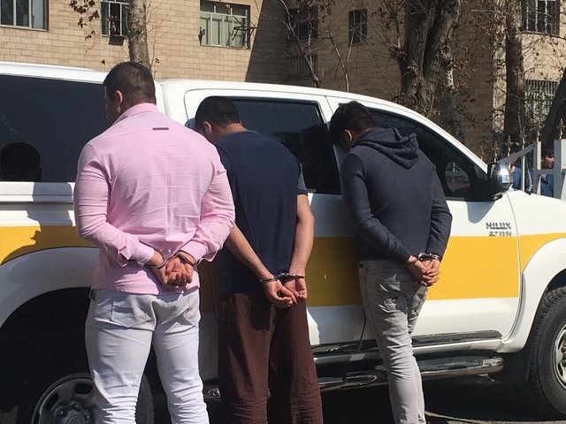 جزئیات دستگیری سارقان خودروی حمل پول پاسارگاد/ از کشف ۵۵۰ میلیون تومان پول تا همدستی کارمندان حراست
