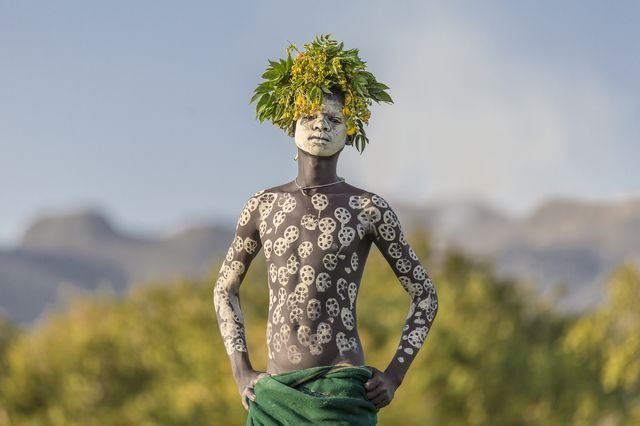 عکس | ژست یک مرد بومی از قبایل اتیوپی در عکس روز نشنال جئوگرافیک