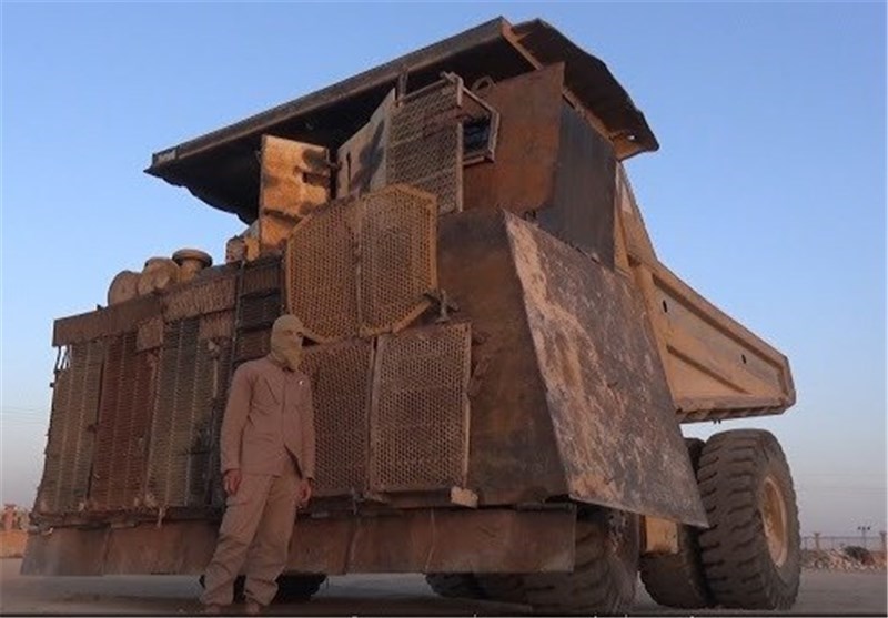 فیلم | تاکتیک جدید نیروهای عراقی برای مقابله با خودروهای انتحاری داعش