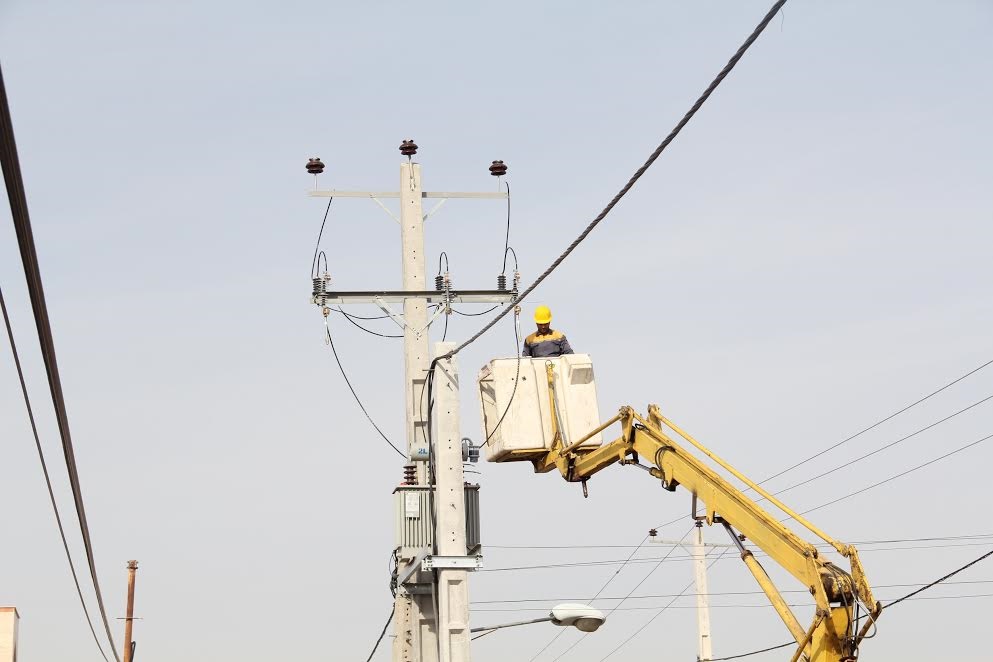 بهره برداری از دو پروژه برق رسانی در شهرستان مهدیشهر