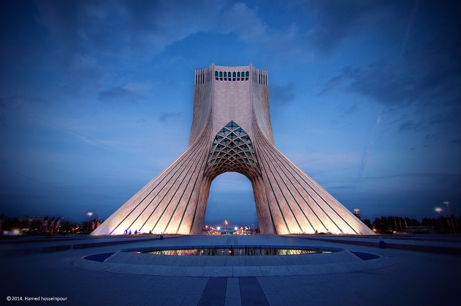 «نامه‌ای به تهران» در میدان آزادی خوانده می‌شود