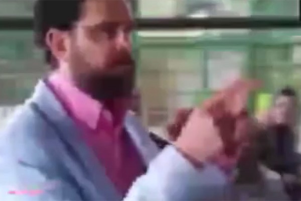 فیلم | حمله ببر به مجری صداوسیما هنگام ضبط برنامه
