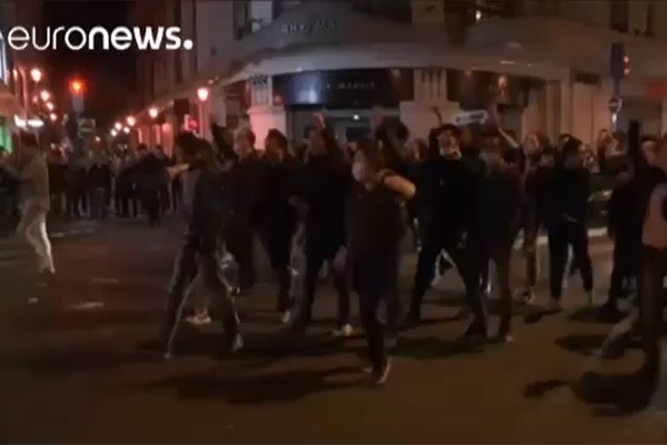 فیلم | خشونت در سومین شب اعتراض چینی‌ها در پاریس