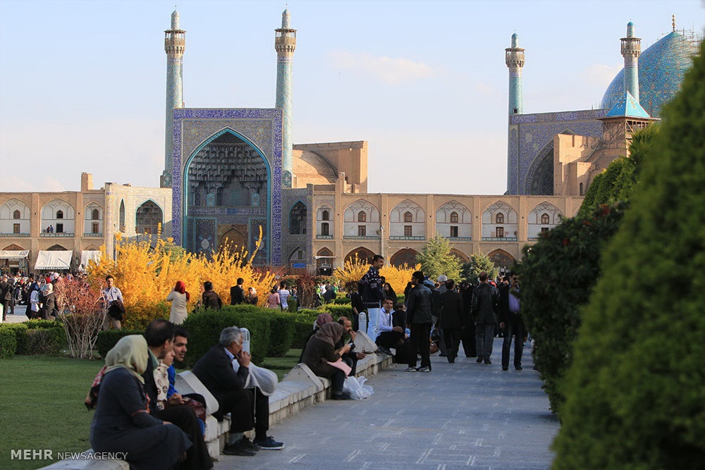تلالو زیبایی جهان در نصف‌جهان/ از آبی گنبدهای فیروزه‌ای تا میدان نقش‌جهان