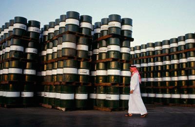 عربستان بازار نفت را تنظیم می‌کند