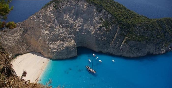 تصاویر | زیباترین سواحل دنیا در شکاف صخره‌ها