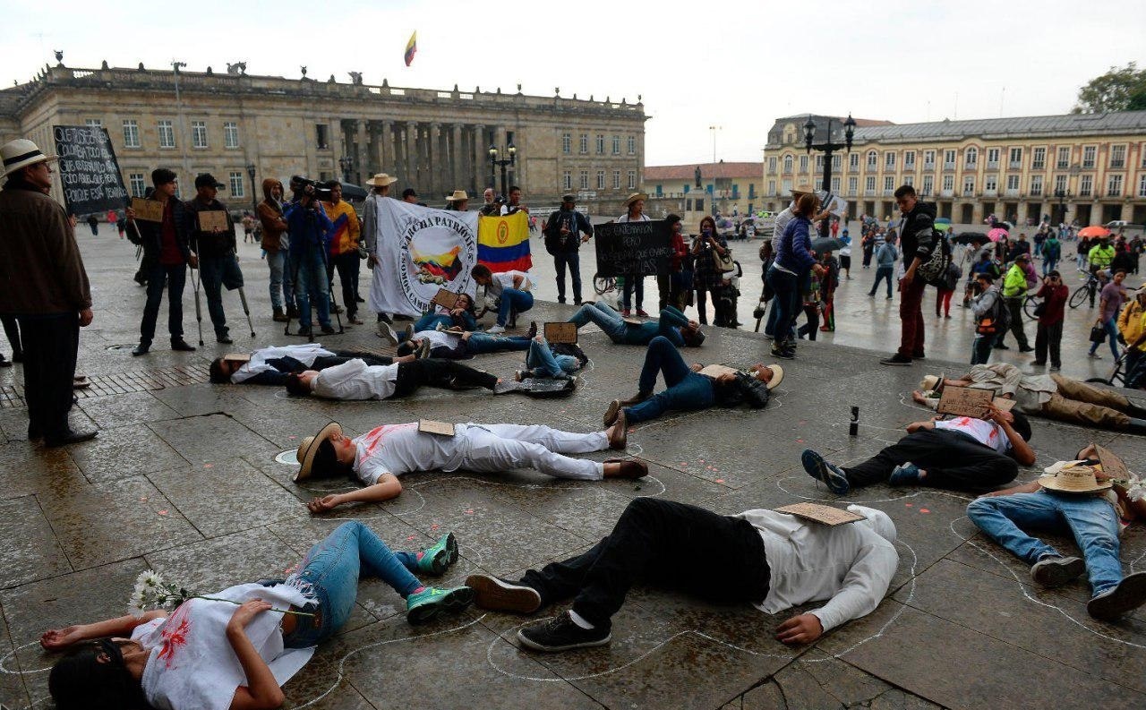 عکس | همبستگی متفاوت با قربانیان درگیری‌های مسلحانه در کلمبیا