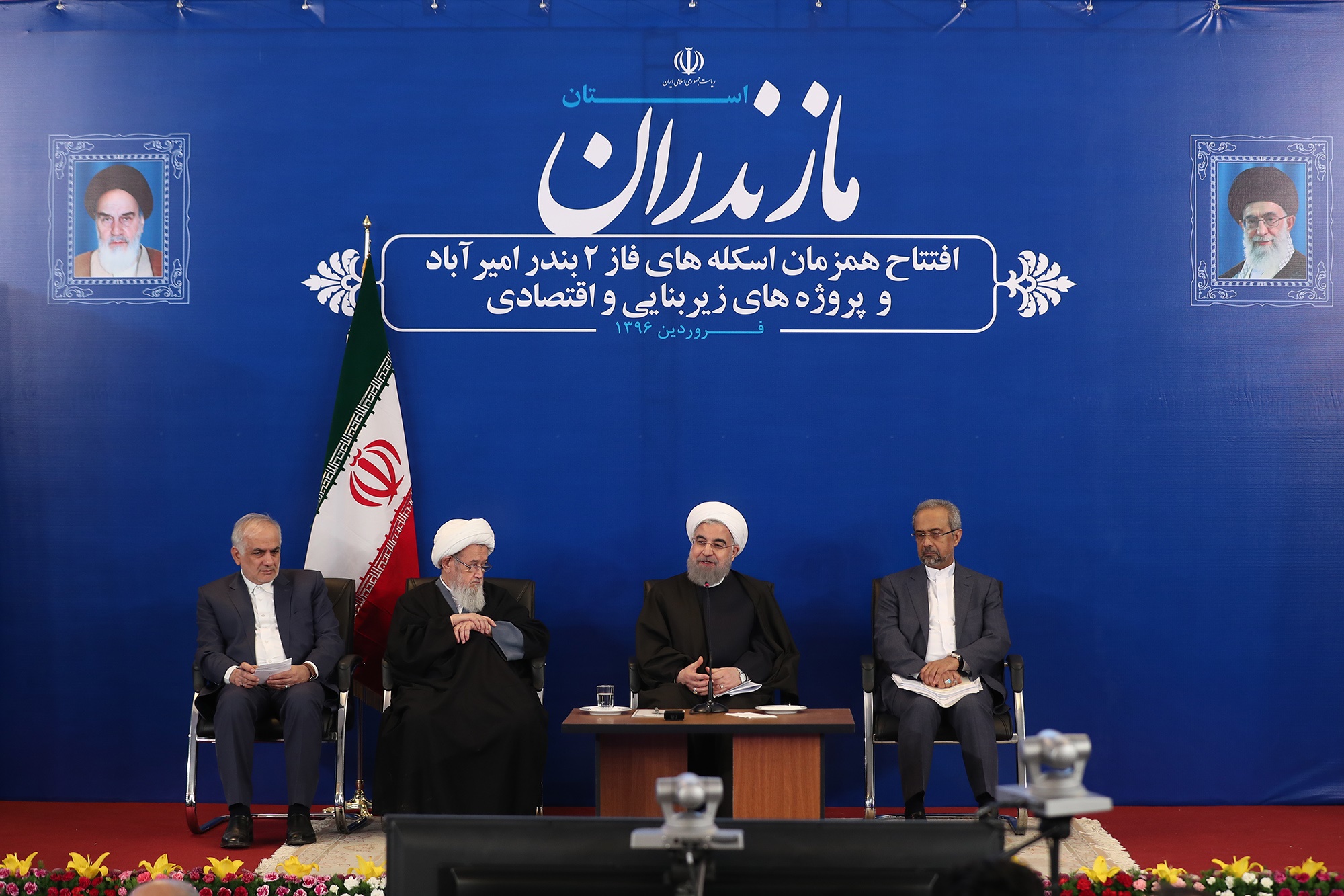 روحانی: اخلاق در انتخابات قربانی نشود/ به رقیب اخم نکنیم